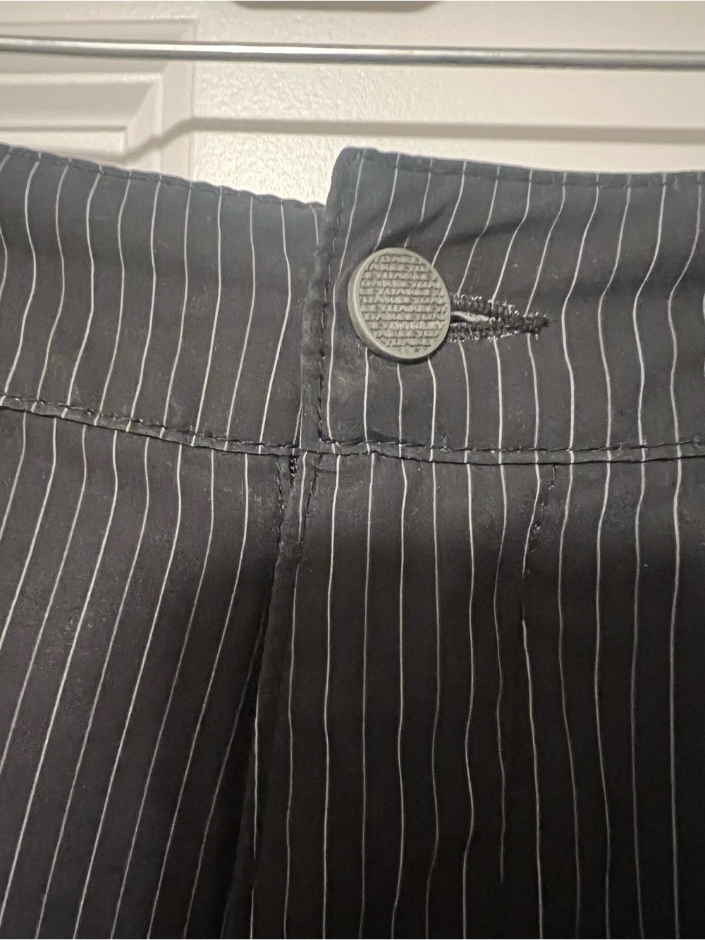 Men’s Oakley Black Golf Shorts - Picture 3 of 8